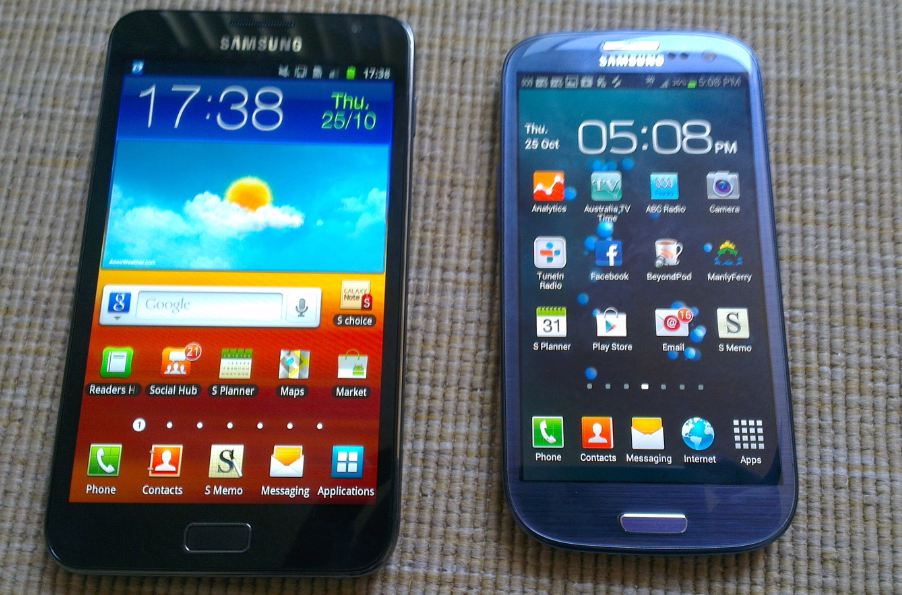 Samsung Galaxy S3 vs Samsung Galaxy Note Front On Crop
