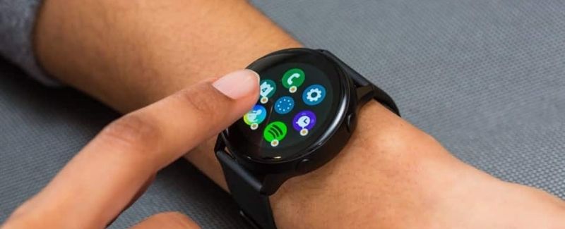 Smartwatch with all features online